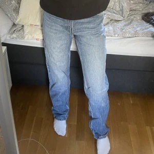 raka jeans - raka jeans från bershka, jättefin passform 