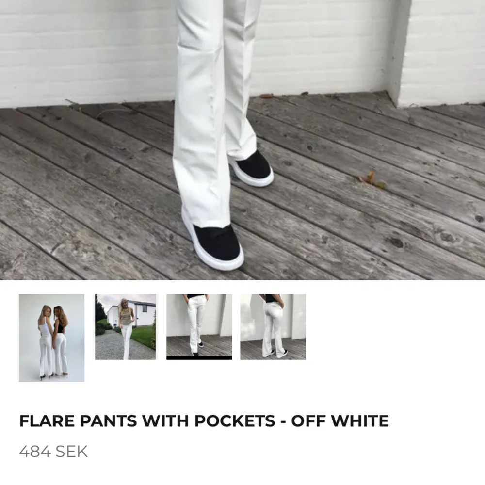 Ett par vita kostymbyxor använda en gång. Nypris 484kr🩵🪩Strlk S längd regular.. Jeans & Byxor.