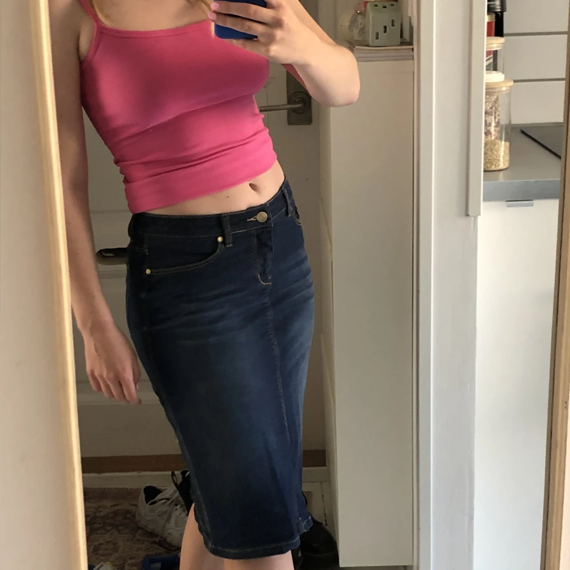 Lågmidjad jeanskjol