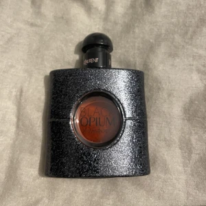 Black opium - Ny oanvänd black opium parfym 50 ml