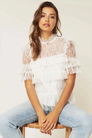 By malina Rachel blouse - Super fin efterfrågad blus från By Malina i strl M. Köpt för 1599! Startpris 1000kr