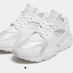 Nike Huarache Dam - Har beställt från nätet med det var dock för liten ca.37 i storleken. Finns mer bild på det.