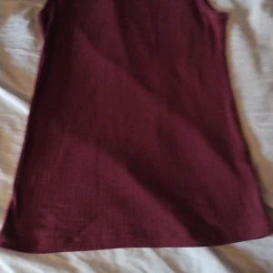 Polo linne - Använt mycket när jag va yngre men för liten nu. Den är hel och inga hål eller liknande. 