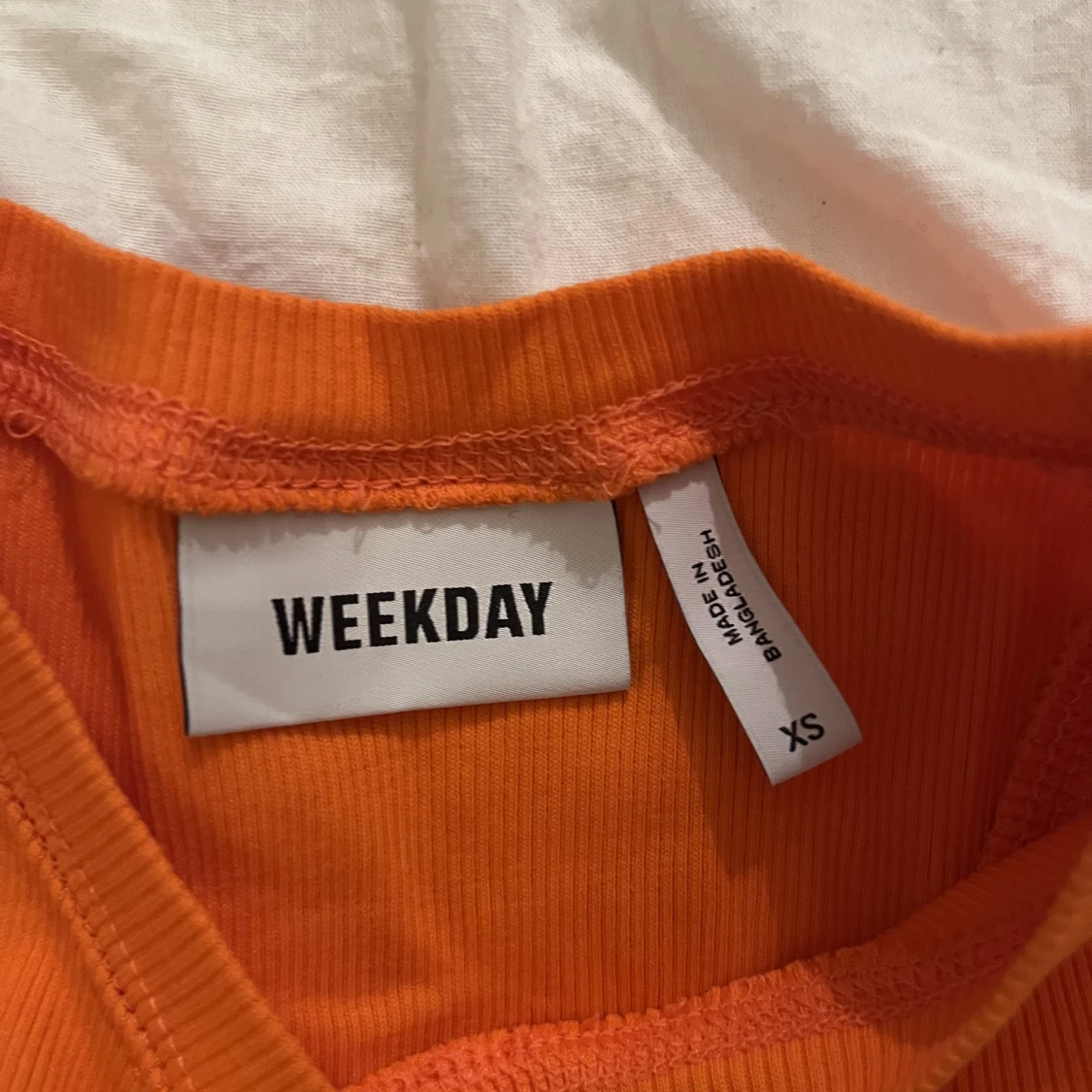 Oranget ribbat linne - 90