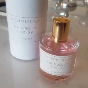 Parfym Zarkoperfume Pink Molécule  - Parfym Zarkoperfume Pink Molécule  50ml använd en gång 