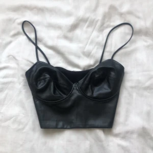 Bustier top - Jätte fint skick, tror det är i stl xs. Kontakta gärna om det finns intresse!🩷🩷