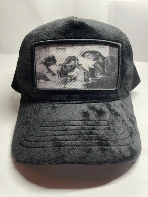 Velvet keps av familjlo  - Velvet keps till sommar, äkta,ny och oanvända(limited edition) 9 kvar just nu!!!