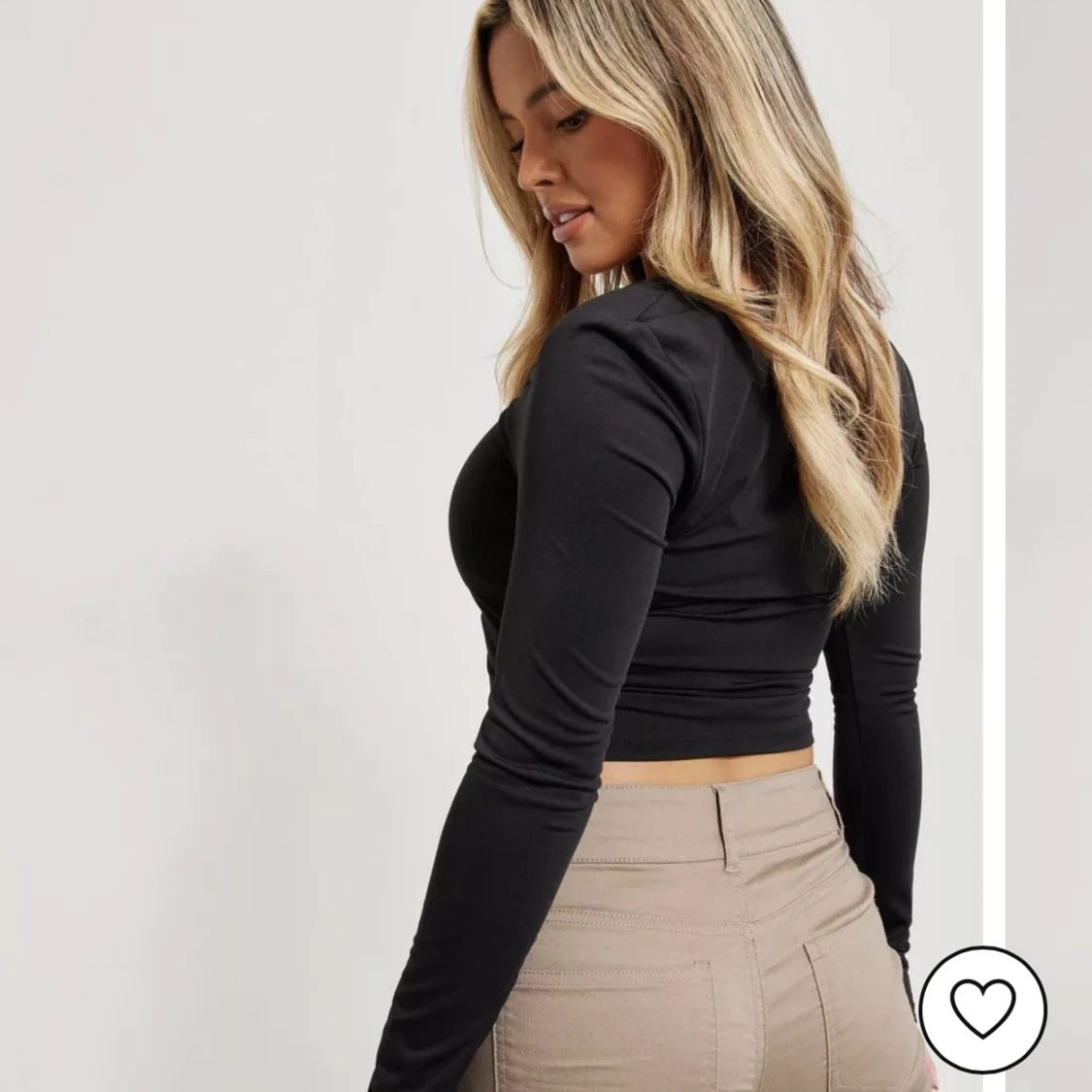 Snygg svart topp från Nelly  - 90