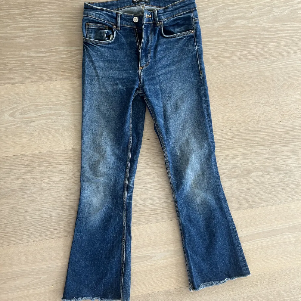 Kickflare jeans från zara. Jeans & Byxor.