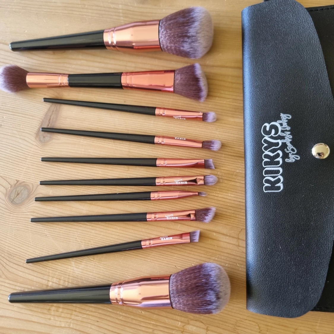Makeup brush set of 11 with pouce