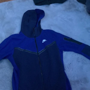 Nike tech fleece  - Bra skick har användt lite men bra skick ändå