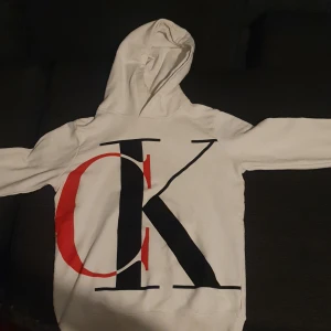 Calvin klein hoodie - Kalvin Clein tröja som är oanvänd
