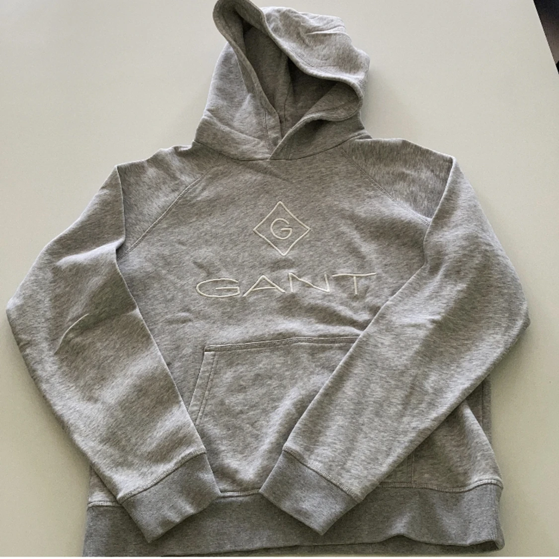 Gant hoodie grå