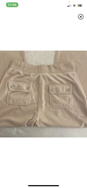 Juciy - Hej säljer mina fina juciy byxor som är i matrial av cotton.Säljer pga att jag inte använder dom och dom bara ligger och skräpar stl xs men funkar till s också  