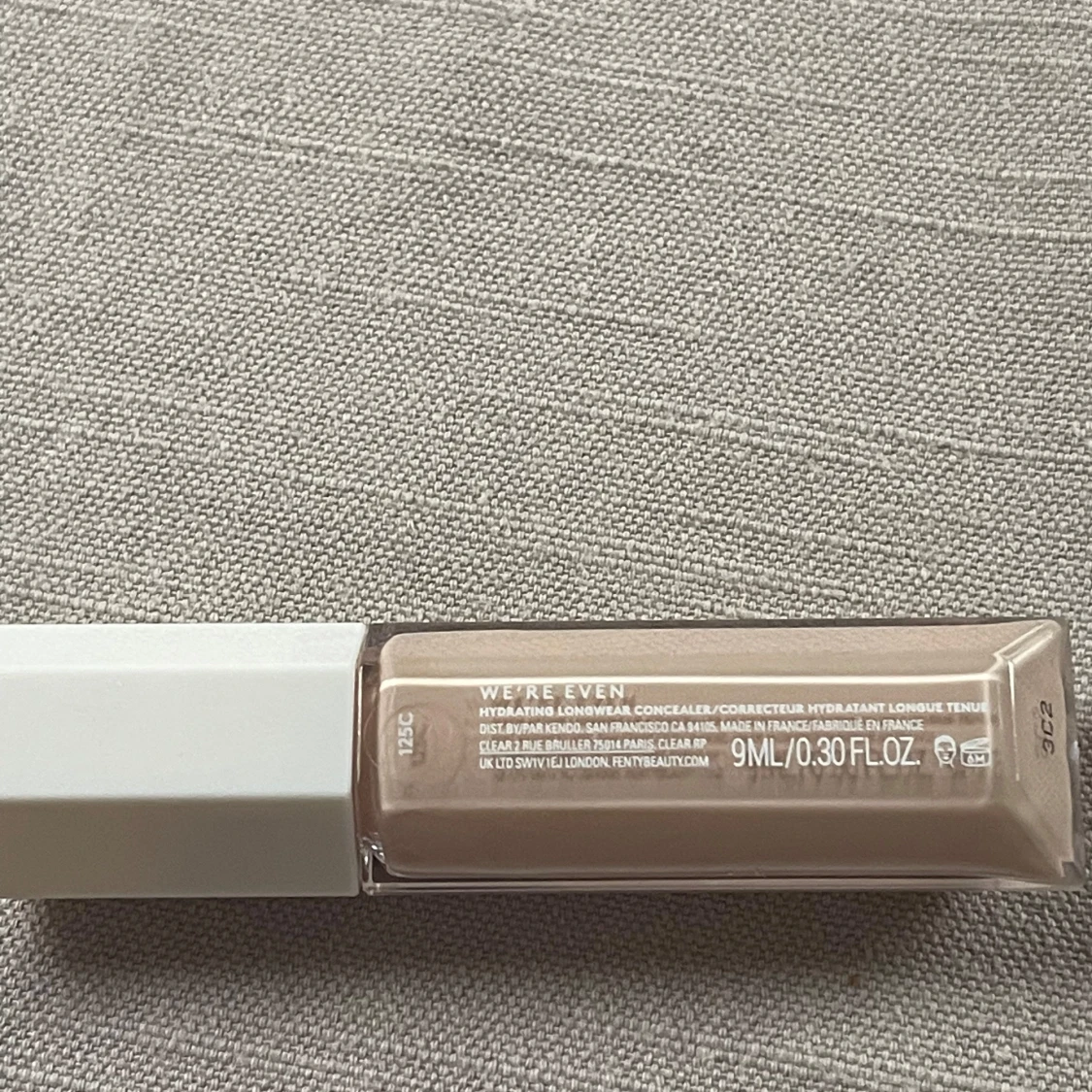 FENTY BEAUTY we’re Even Hydrating longwear concealer - 90