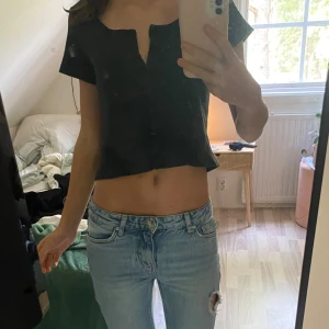 Brandy t-shirt - En jättegullig topp från brandy melville men är tyvärr för stor för mig som har XS-S i storlek❤️