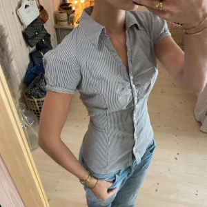 Skjorta  - SUPERSNYGG!! 