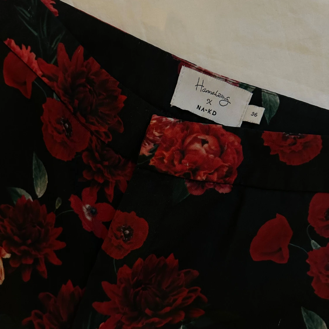 Blommiga byxor från NA-KD - 90