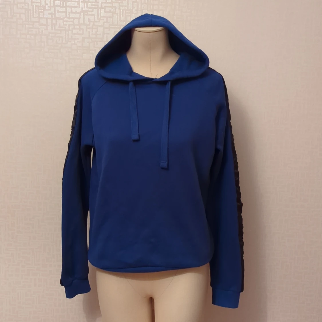 Blå hoodie från Whales Spirit