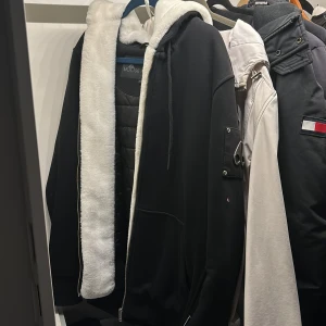 Moseknuckels bunnie - Storlek M passar även i S.  Har kortköp från johnells.  Min anledning till att jag säljer den är pga av att jag ska åka på en resa och vill bli av med så mycket jag kan.