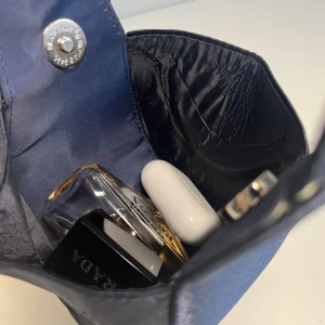 Stockholmstil väska - Väskan är liten men rymmer mycket, använd ett par gånger