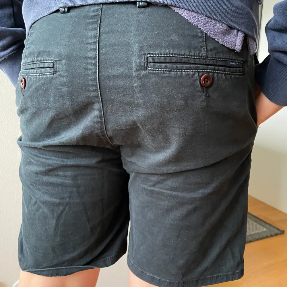 Säljer dessa gant shorts som knappt är använda. De har inga fläckar på sig och är i bra skick. Shorts.