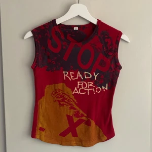 Coolt linne - Säljer detta super coola linne, använt fåtal gånger så där av inte slitet Skriv vid frågor eller för fler bilder!