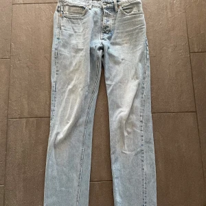 Neuw jeans - Tja säljer dessa feta jeans från Neuw, skick 9/10, nypris 1200, 32/34, pris kan diskuteras, hör av er vid frågor 