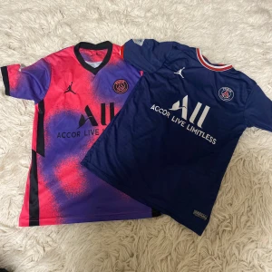 Psg messi  - Säljer dessa två tröjor för 100kr. Supersköna storlek S! 