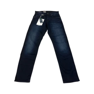 G Star Raw Jeans - Nya straight fit g star raw jeans med lappar kvar i strlk 28/30