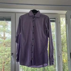 Christian Moberg skjorta - Christian Moberg Skjorta helt oanvänd nypris runt 1300 Pris går att diskutera Om ni har några frågor tveka inte! Det är bara att höra av sig  