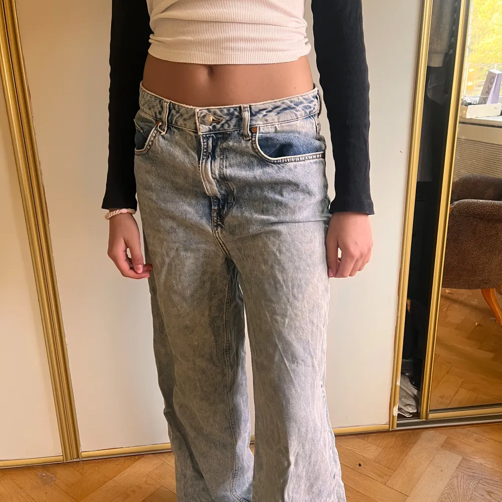 Baggy jeans Säljer då de inte kommer till användning Bok bok  St 30 längd 32 💕 . Jeans & Byxor.