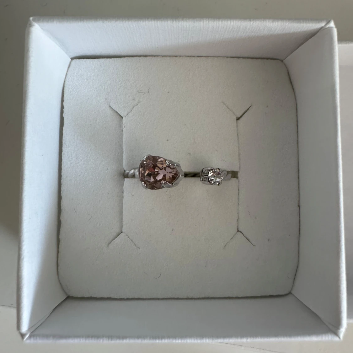 Caroline svedbom ring