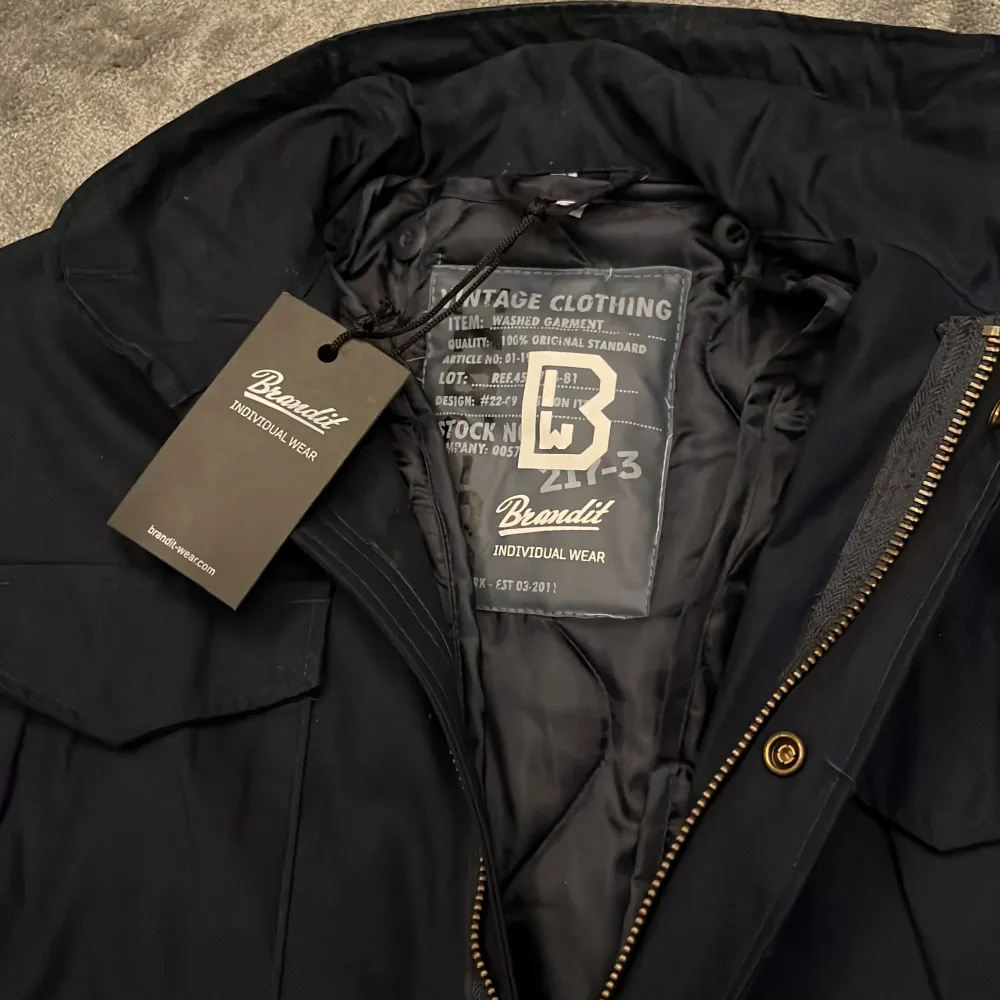 Bandit field jacket I ny sick! Storleken är S men skulle säga M, priset kan diskuteras!. Jackor.