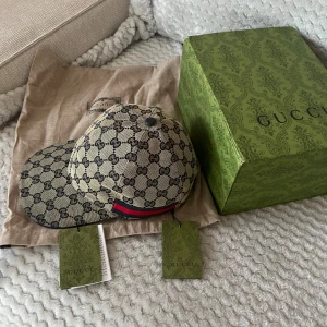 Gucci keps - Helt ny keps och ren, haft den i 3 veckor bara 