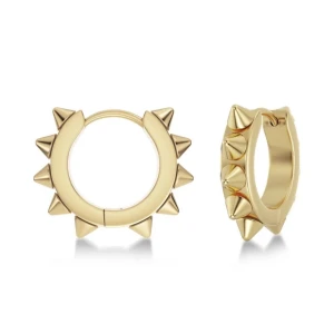 Guldörhängen med nitar - Säljer dom populära nit örhängena i guld. Helt nya och i nyskick, fick i present men hade redan ett par liknande💞🤗 ordinarie pris 449kr