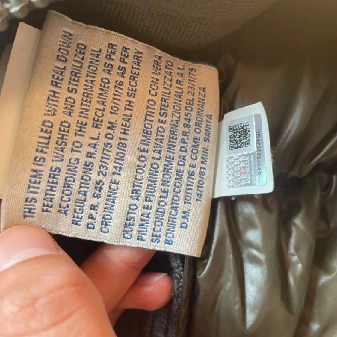 Grå stickad dunväst från Moncler - 2