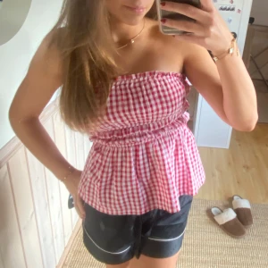 Rutig topp - Fin topp från pull and bear!!