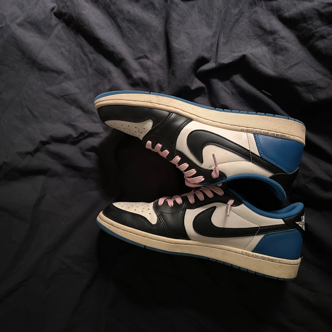 Jordan 1 Travis scott  - 90