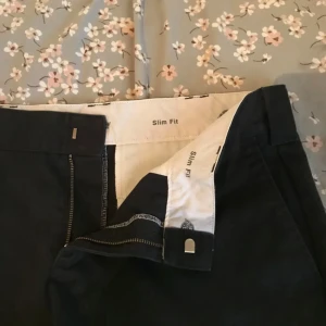 Dickies shorts - Superfina shorts från dickies som sitter lågmidjat, bra skick utan defekter. Tveka inte att ställa frågor elr lämna prisförslag☺️