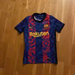 Original Barcelona tröja fotboll.                    stl: 128-137 cm