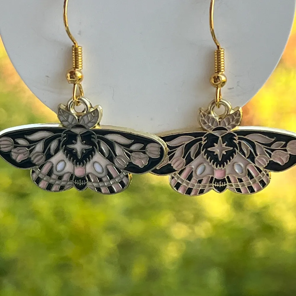 Handmade moth earrings.🎀. Accessoarer.