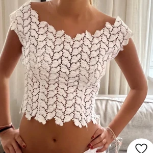 Topp spets - Jättefin topp. Passar S och M