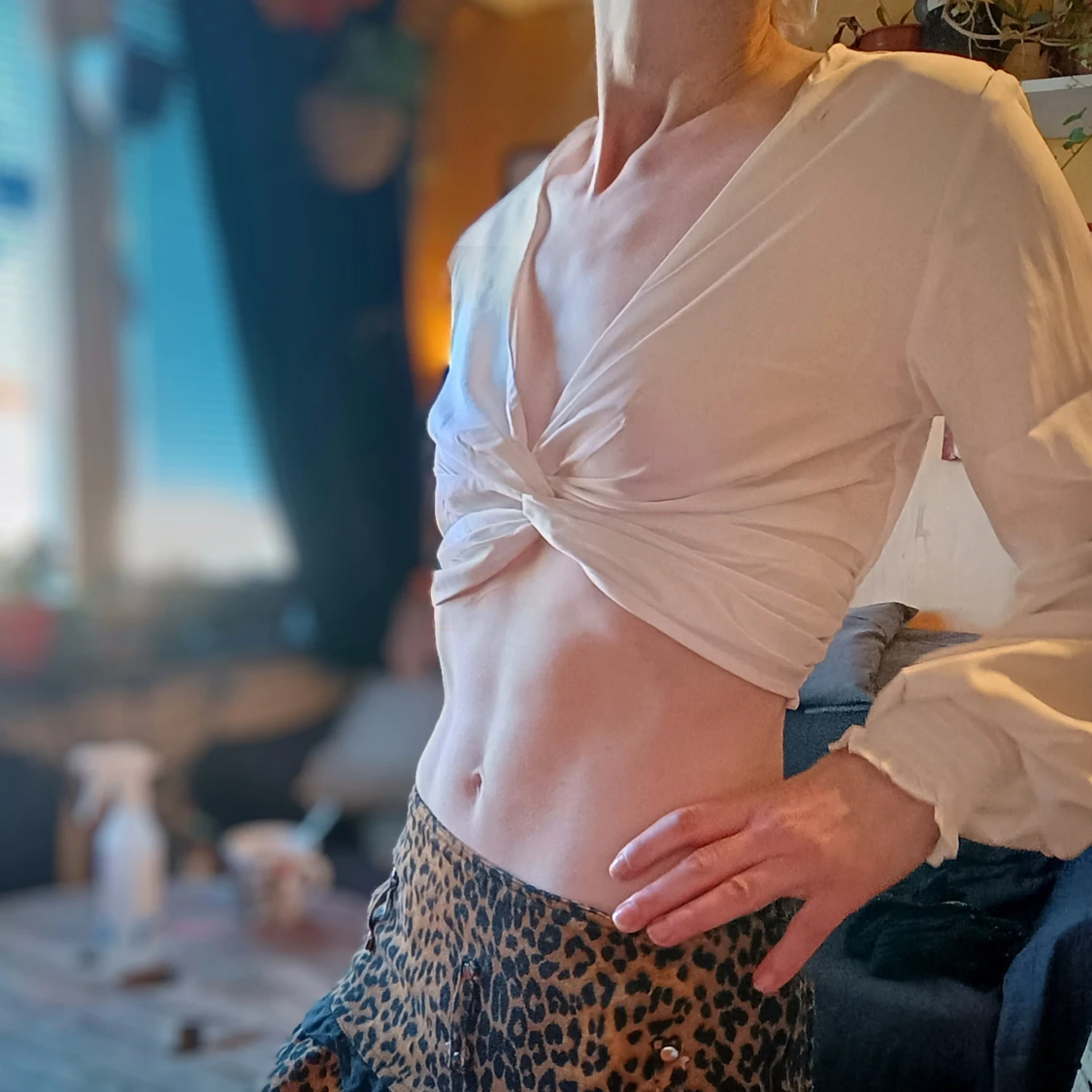Elegant och tidlös grädd vit blus i siden  - 3