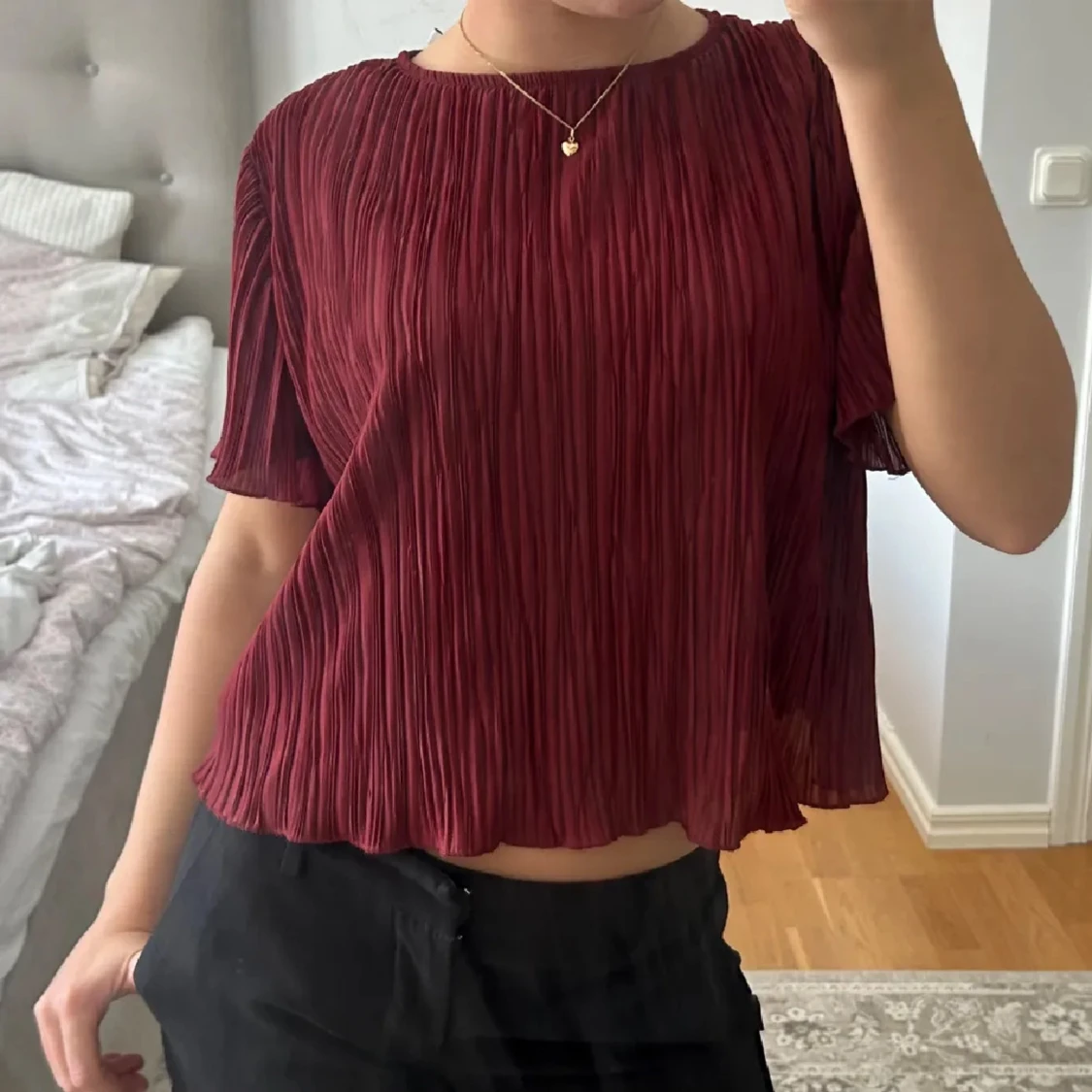 Vinröd plisserad topp - 91