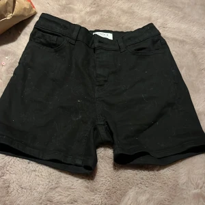 Bra skick oanvända  - Bra skick bara inte min stil längre