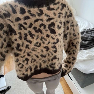 Fluffig leopard tröja  - Super fin gosig leopard tröja från H&M