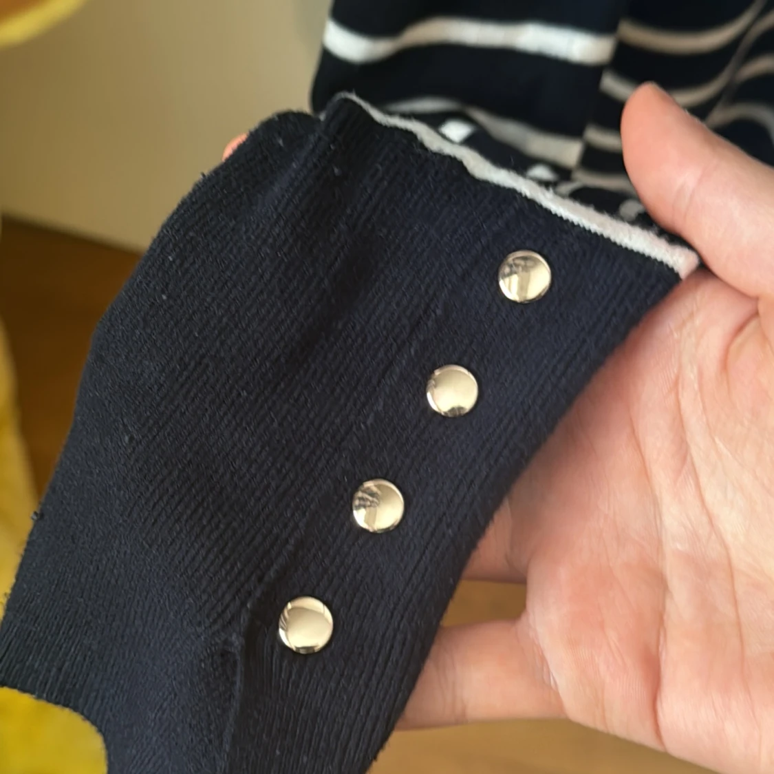 Marinblå  och vit randig tröja från Zara - 3