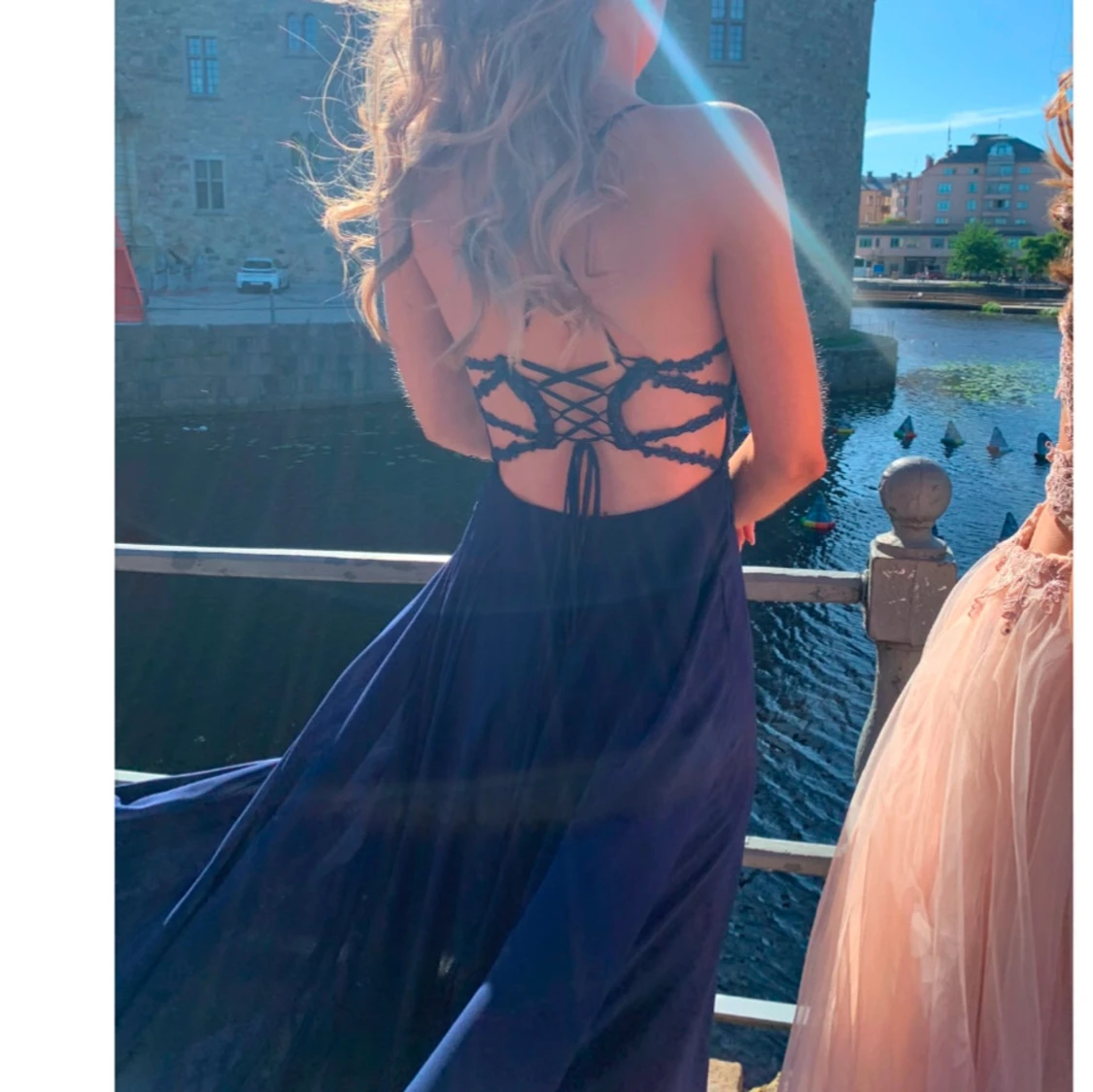 Marinblå Balklänning med snörning i ryggen - 1