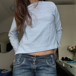 Randig tröja - Randig tröja i superskönt material! 